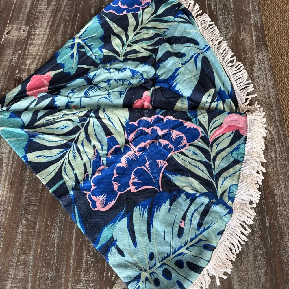 Round Beach Towel with Fringe Edges